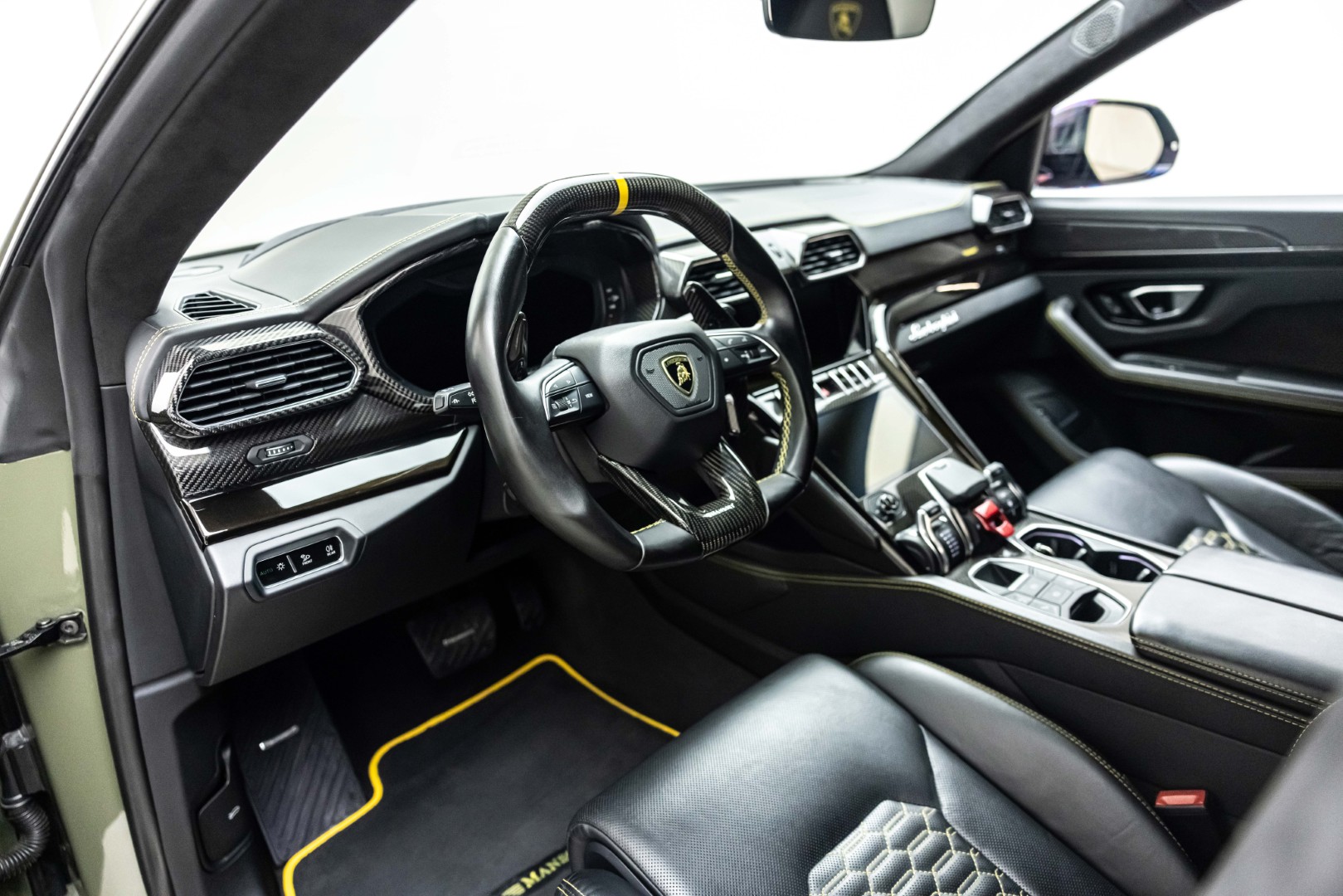 2021 LAMBORGHINI URUS BY MANSORY 
